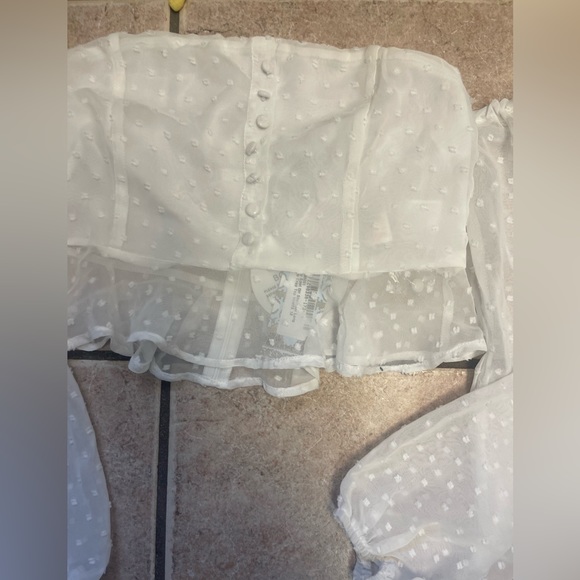 Boohoo Dobby Spot Off Shoulder Long Sleeve Crop Top NWT - Picture 5 of 10